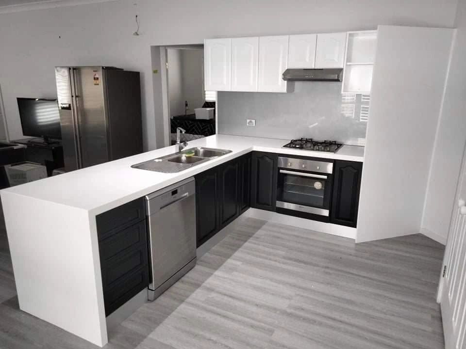 Two Tone Kitchen Resurfacing