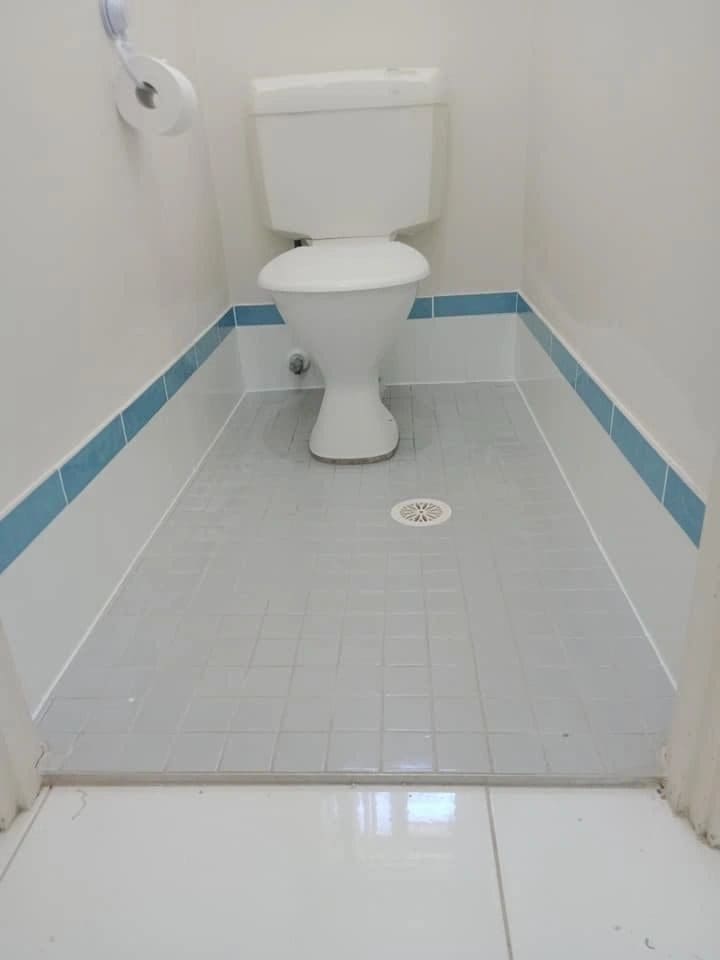 Bathroom Resurfacing, Feature Tile